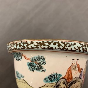 Une paire de bols couverts en émaux de Canton, Yongzheng/Qianlong — photo 16
