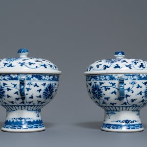Une paire de bols couverts en porcelaine de Chine en bleu et blanc, 19ème — photo 5