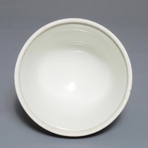 Une paire de bols couverts en porcelaine de Chine famille rose de Canton, 19ème — photo 8