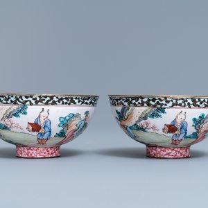 Une paire de bols en émaux de Canton, Chine, Yongzheng/Qianlong — photo 4