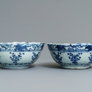 Une paire de bols en porcelaine de Chine bleu et blanc, Wanli — photo 3