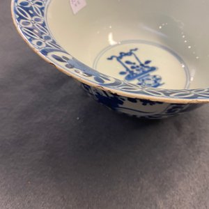 Une paire de bols en porcelaine de Chine en bleu et blanc, Kangxi — photo 22