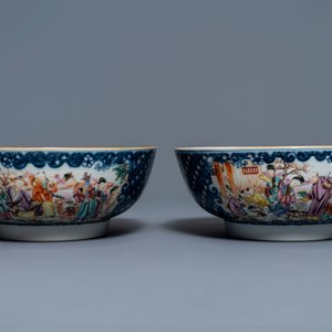 Une paire de bols en porcelaine de Chine famille rose à décor mandarin, Qianlong — photo 2