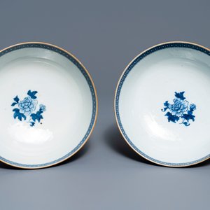 Une paire de bols en porcelaine de Chine famille rose à décor mandarin, Qianlong — photo 6