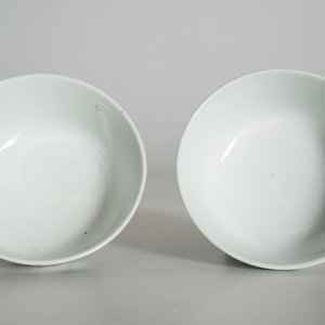 Une paire de bols en porcelaine de Chine famille rose, marque de Guangxu, 20ème — photo 12