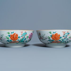 Une paire de bols en porcelaine de Chine famille rose, Qianlong — photo 2