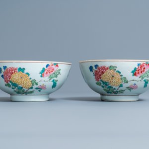 Une paire de bols en porcelaine de Chine famille rose, Yongzheng — photo 2