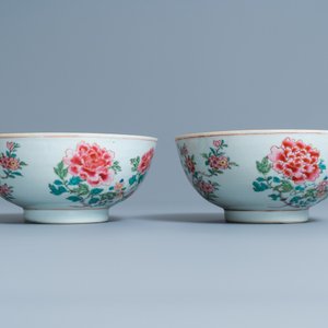Une paire de bols en porcelaine de Chine famille rose, Yongzheng — photo 4