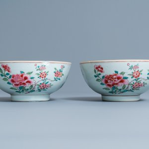 Une paire de bols en porcelaine de Chine famille rose, Yongzheng — photo 5