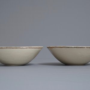 Une paire de bols en porcelaine de Chine qingbai à décor de phénix, Song — photo 4