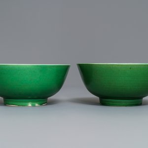 Une paire de bols en porcelaine de Chine vert monochrome, Kangxi — photo 2