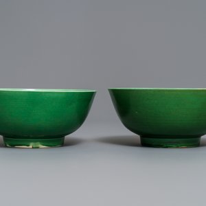 Une paire de bols en porcelaine de Chine vert monochrome, Kangxi — photo 5
