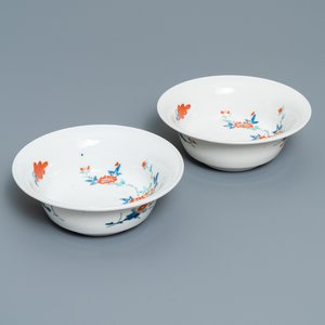 Une paire de bols en porcelaine Kakiemon, Japon, Edo, 17/18ème — photo 1