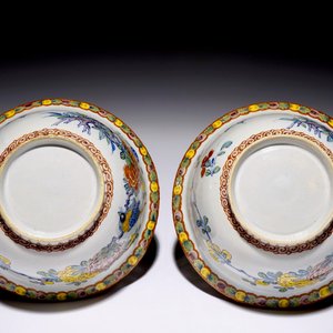 Une paire de bols et couvercles en faïence de Delft polychrome, début du 18ème — photo 6
