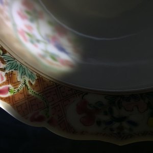 Une paire de bols et leur couvercle en porcelaine de Chine famille rose, Yongzheng — photo 9