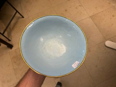 Une paire de bols et une paire de tasses en émaux de Canton, Chine, marque Ruyi 如意, Qianlong — photo 24