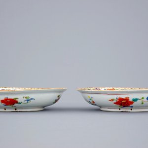 Une paire de bols ovales en porcelaine de Chine pour l'export à décor "Pompadour", vers 1745 — photo 5