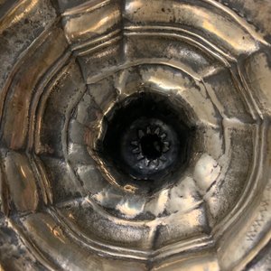 Une paire de bougeoirs en argent, prob. Mons, 2ème moitié du 18ème — photo 13