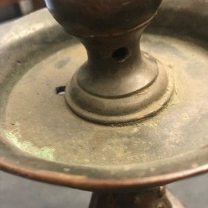 Une paire de bougeoirs en bronze, Chine, Ming — photo 20