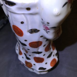 Une paire de bougeoirs en forme de femmes en porcelaine de Chine famille rose, Qianlong — photo 62