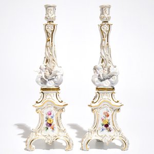 Une paire de bougeoirs en porcelaine de Meissen, Allemagne, 19ème — photo 4
