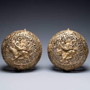 Une paire de boules d'encens en cuivre ajouré, 17/18ème — photo 4