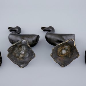 Une paire de brûle-parfums en bronze en forme de canards, 18/19ème — photo 7