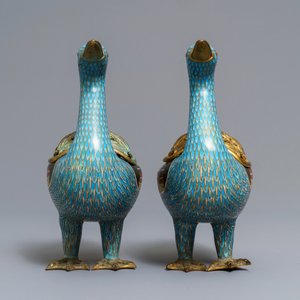 Une paire de brûle-parfums en forme de canards en émaux cloisonnés, Chine, Jiaqing — photo 3