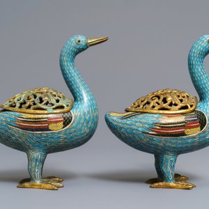 Une paire de brûle-parfums en forme de canards en émaux cloisonnés, Chine, Jiaqing — photo 4