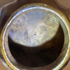Une paire de brûle-parfums en forme de luduan en bronze laqué et doré, Chine, Ming — photo 13