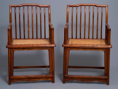 Une paire de chaises en bois huanghuali, Chine, République