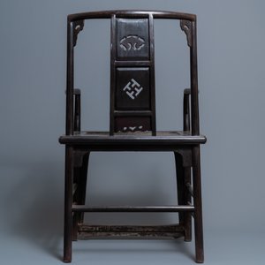 Une paire de chaises en bois sculpté, Chine, 19ème — photo 4