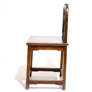 Une paire de chaises en bois sculpté incrusté de marbre, 19/20ème — photo 5