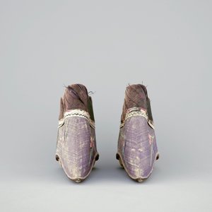 Une paire de chaussures chinoises, 19/20ème — photo 4