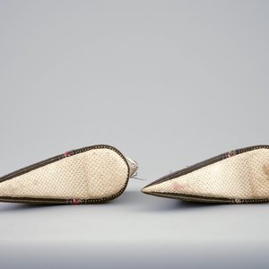 Une paire de chaussures chinoises, 19/20ème — photo 7
