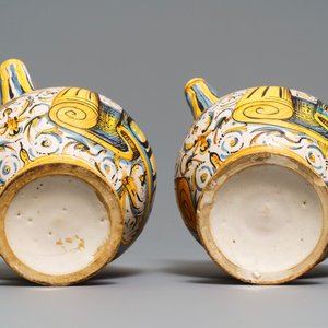 Une paire de chevrettes armoriées en majolique italienne, Deruta ou Ombrie, 17ème — photo 7