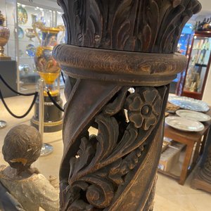 Une paire de colonnes ajourées en chêne aux chapiteaux corinthiens, 17ème — photo 19