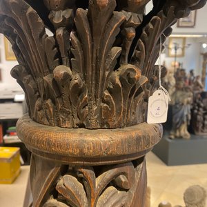 Une paire de colonnes ajourées en chêne aux chapiteaux corinthiens, 17ème — photo 23