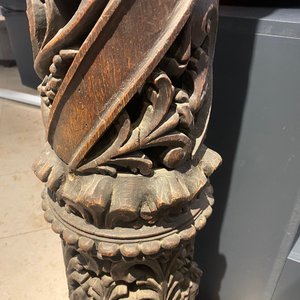 Une paire de colonnes ajourées en chêne aux chapiteaux corinthiens, 17ème — photo 27