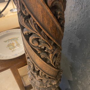 Une paire de colonnes ajourées en chêne aux chapiteaux corinthiens, 17ème — photo 34