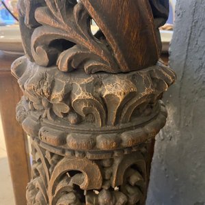 Une paire de colonnes ajourées en chêne aux chapiteaux corinthiens, 17ème — photo 36