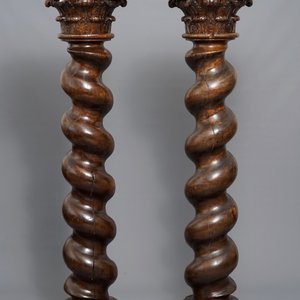 Une paire de colonnes en chêne aux chapiteaux corinthiens, 18ème — photo 1