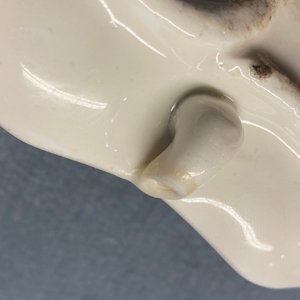 Une paire de compte-gouttes en forme de crabe en porcelaine blanc de Chine de Dehua, Kangxi — photo 16