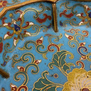 Une paire de coupes en forme de fleur en émaux cloisonnés, Chine, Qianlong — photo 24