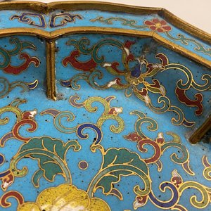 Une paire de coupes en forme de fleur en émaux cloisonnés, Chine, Qianlong — photo 26