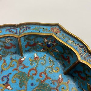Une paire de coupes en forme de fleur en émaux cloisonnés, Chine, Qianlong — photo 45