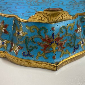 Une paire de coupes en forme de fleur en émaux cloisonnés, Chine, Qianlong — photo 65