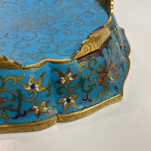 Une paire de coupes en forme de fleur en émaux cloisonnés, Chine, Qianlong — photo 69