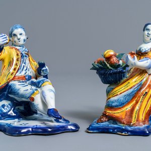 Une paire de figures allégoriques en faïence de Delft polychrome, 18ème — photo 2