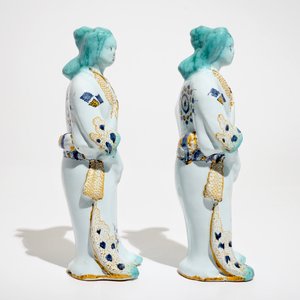Une paire de figures de chinoises en faïence de Strasbourg, 18ème — photo 4